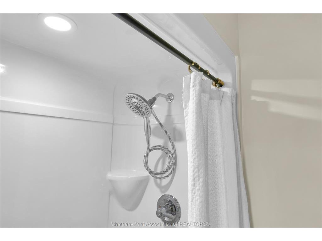 









364


Grand

Avenue East, 401,
Chatham,




ON
N7L 1W6

