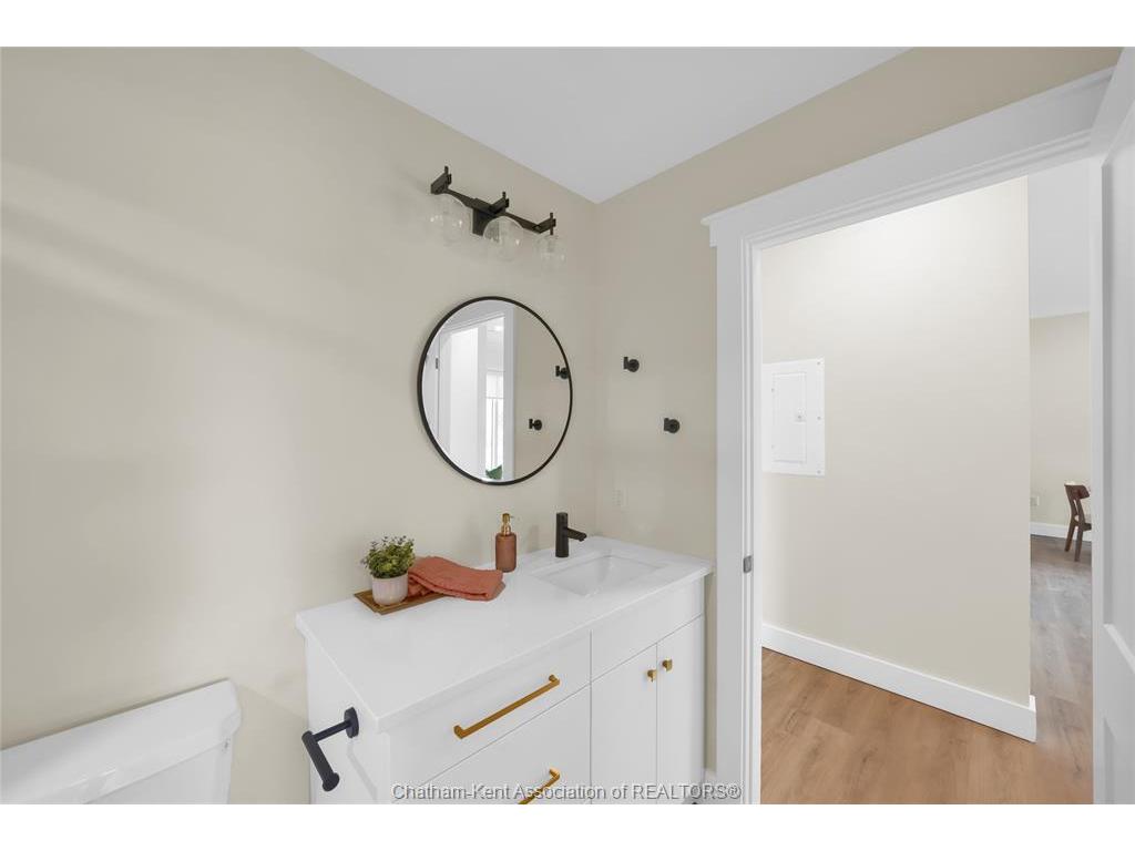 









364


Grand

Avenue East, 401,
Chatham,




ON
N7L 1W6

