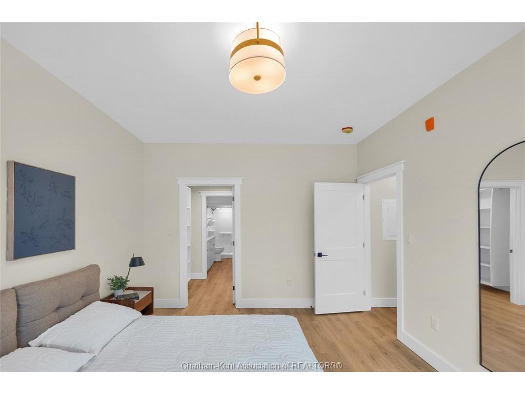 









364


Grand

Avenue East, 401,
Chatham,




ON
N7L 1W6

