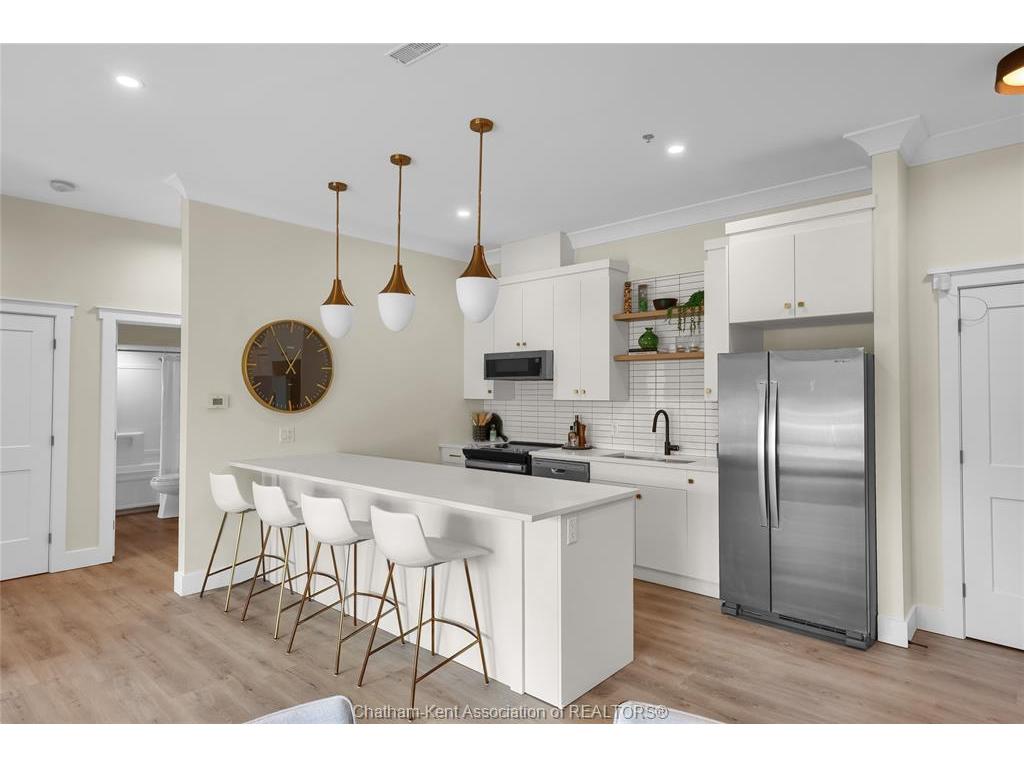 









364


Grand

Avenue East, 401,
Chatham,




ON
N7L 1W6

