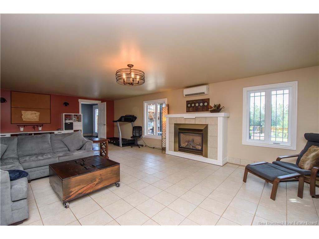 









180


Leblanc

AVE,
Shediac,




NB
E4P 1Y8

