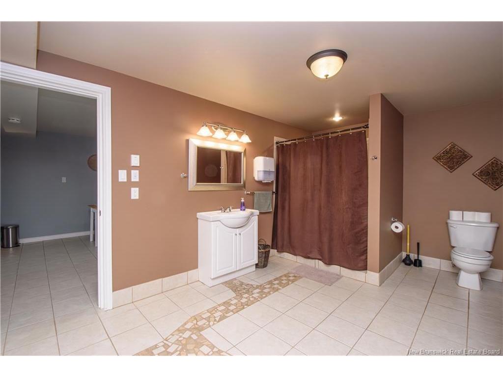 









180


Leblanc

AVE,
Shediac,




NB
E4P 1Y8

