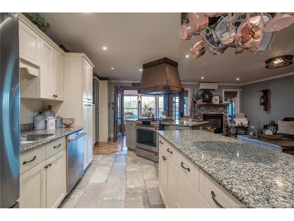 









180


Leblanc

AVE,
Shediac,




NB
E4P 1Y8

