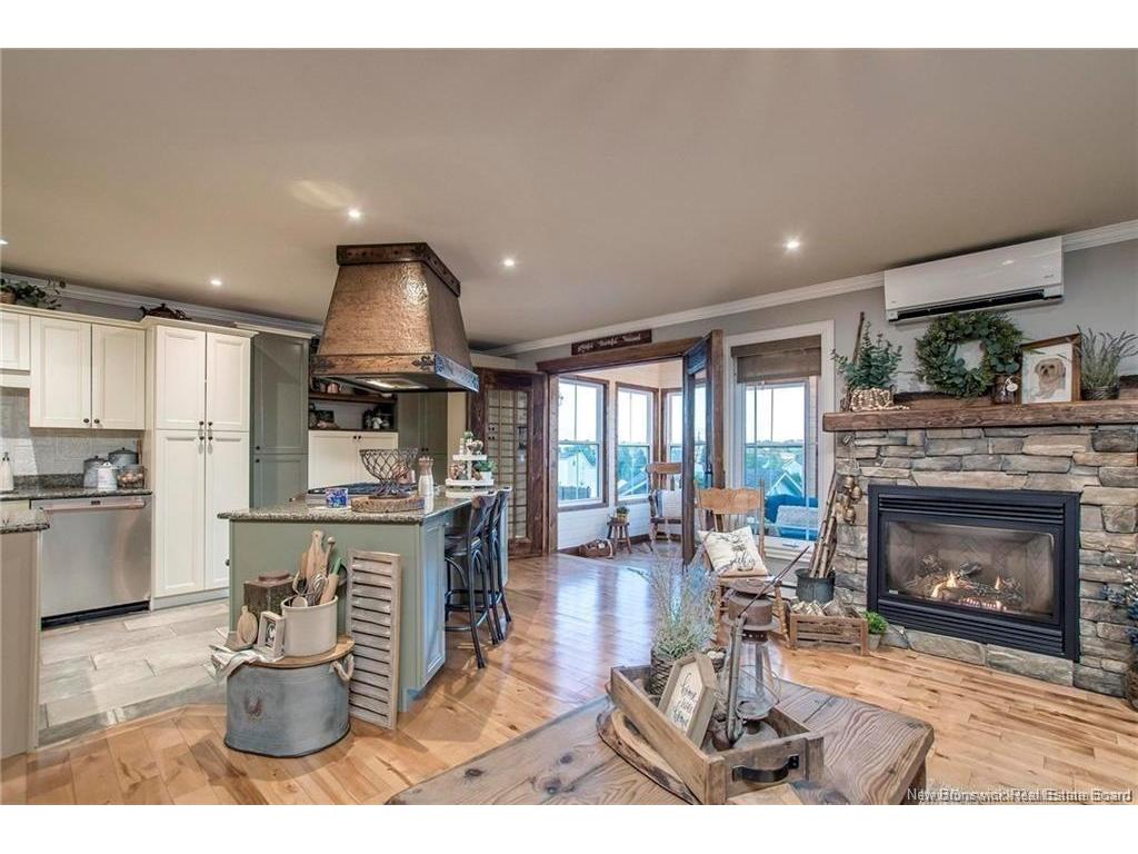









180


Leblanc

AVE,
Shediac,




NB
E4P 1Y8

