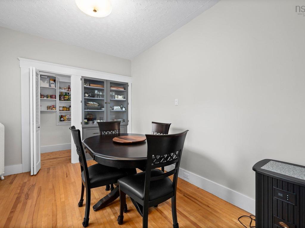 












689 King Street

,
Windsor,




NS
B0N 2T0

