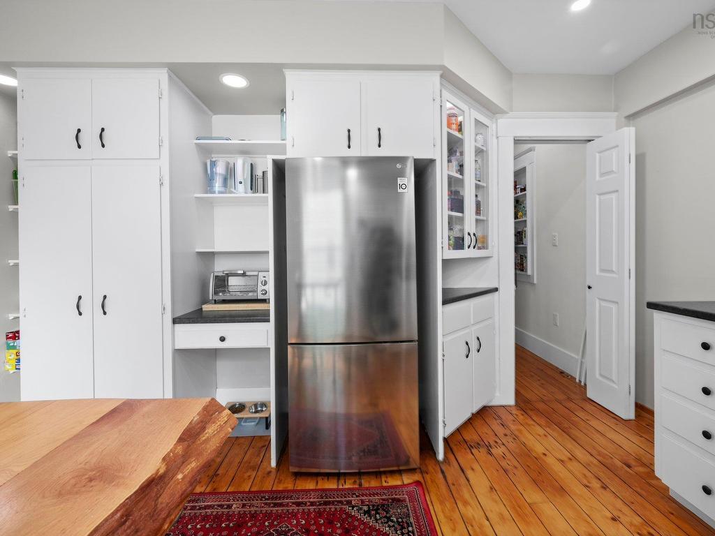 












689 King Street

,
Windsor,




NS
B0N 2T0

