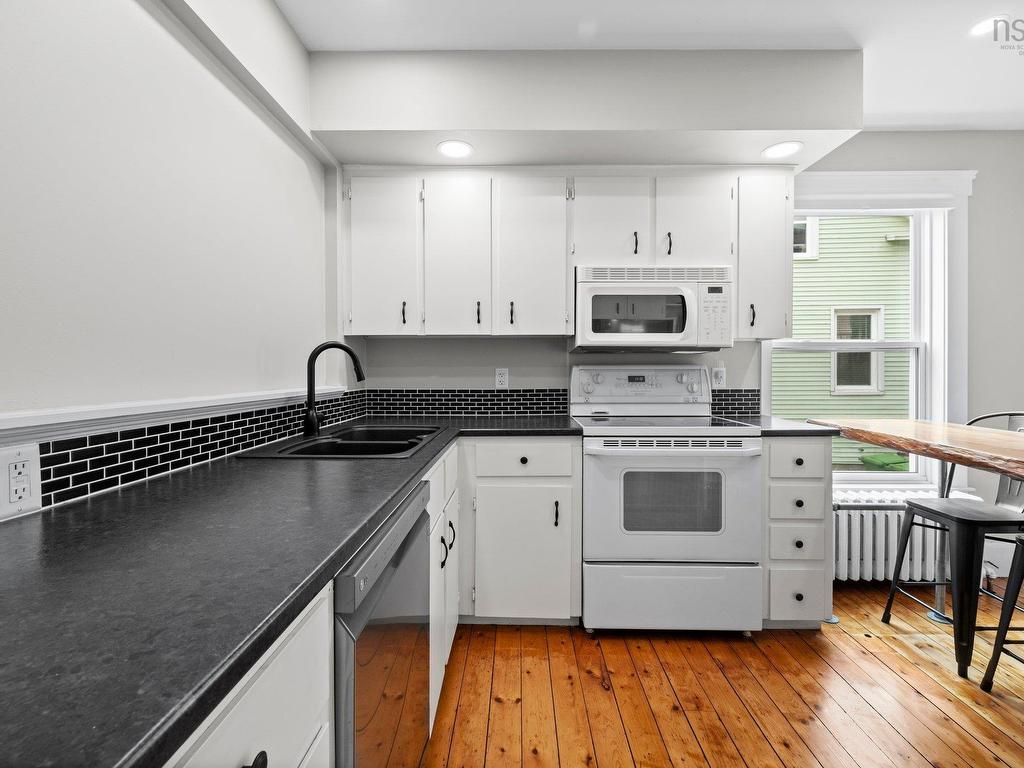 












689 King Street

,
Windsor,




NS
B0N 2T0

