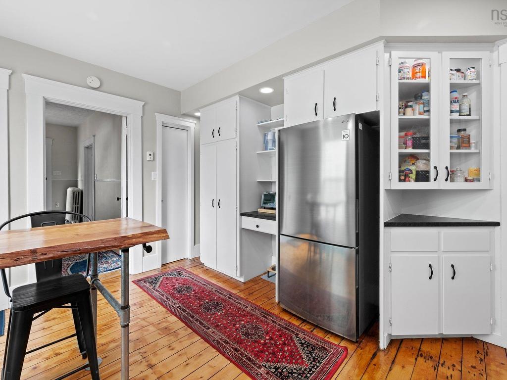 












689 King Street

,
Windsor,




NS
B0N 2T0

