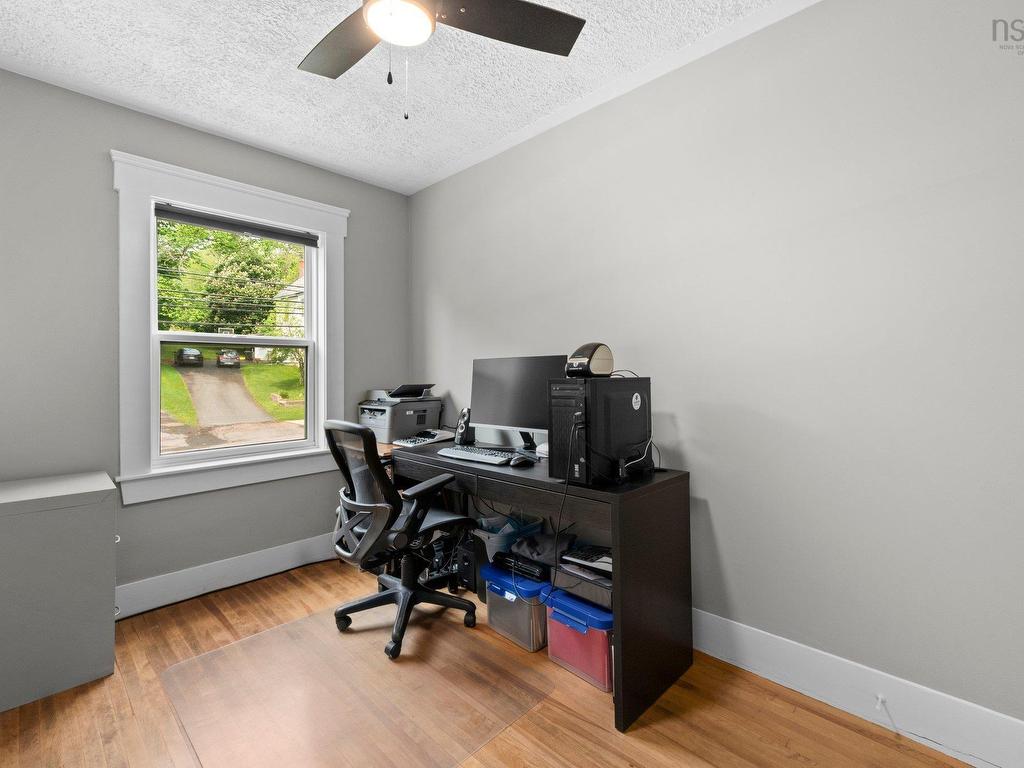 












689 King Street

,
Windsor,




NS
B0N 2T0

