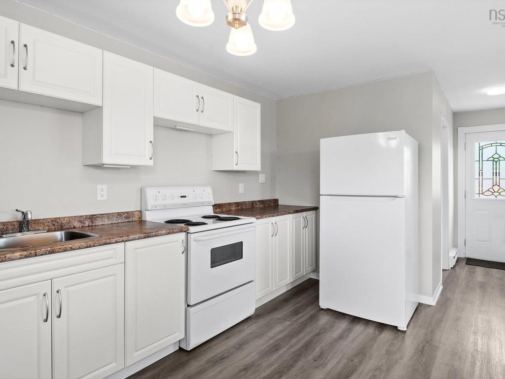 












689 King Street

,
Windsor,




NS
B0N 2T0

