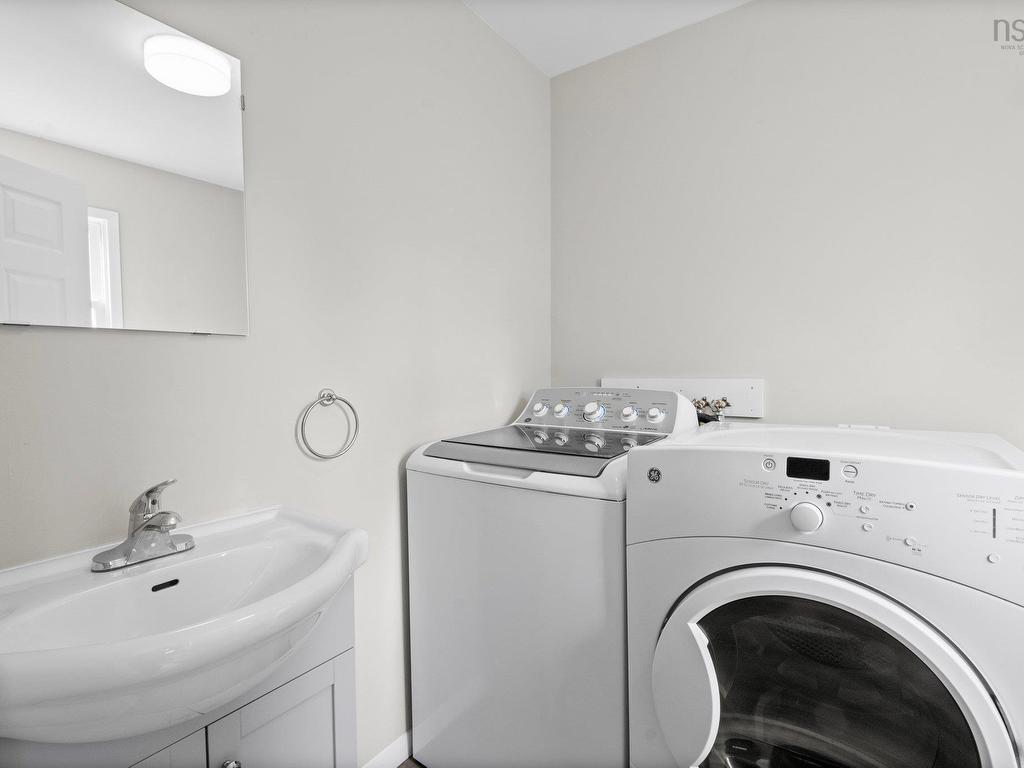 












689 King Street

,
Windsor,




NS
B0N 2T0

