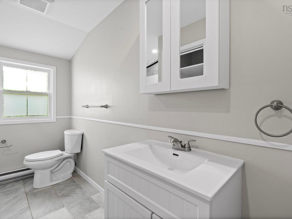 












689 King Street

,
Windsor,




NS
B0N 2T0

