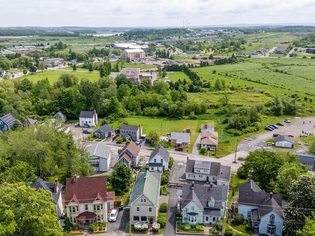












689 King Street

,
Windsor,




NS
B0N 2T0

