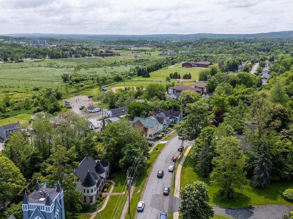 












689 King Street

,
Windsor,




NS
B0N 2T0


