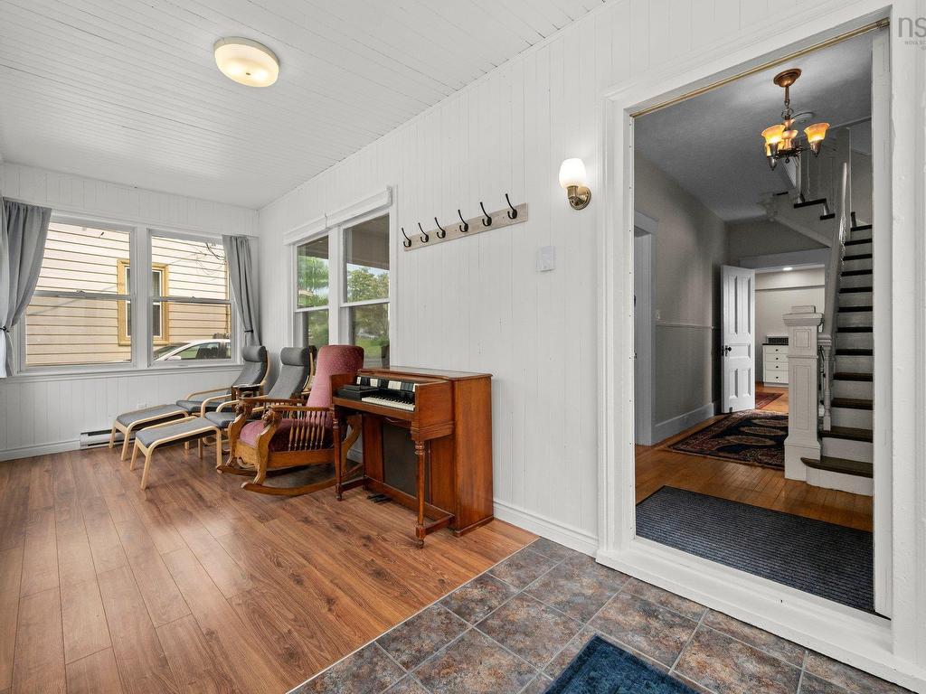 












689 King Street

,
Windsor,




NS
B0N 2T0

