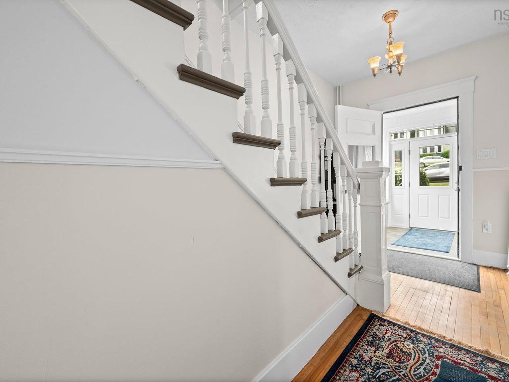 












689 King Street

,
Windsor,




NS
B0N 2T0

