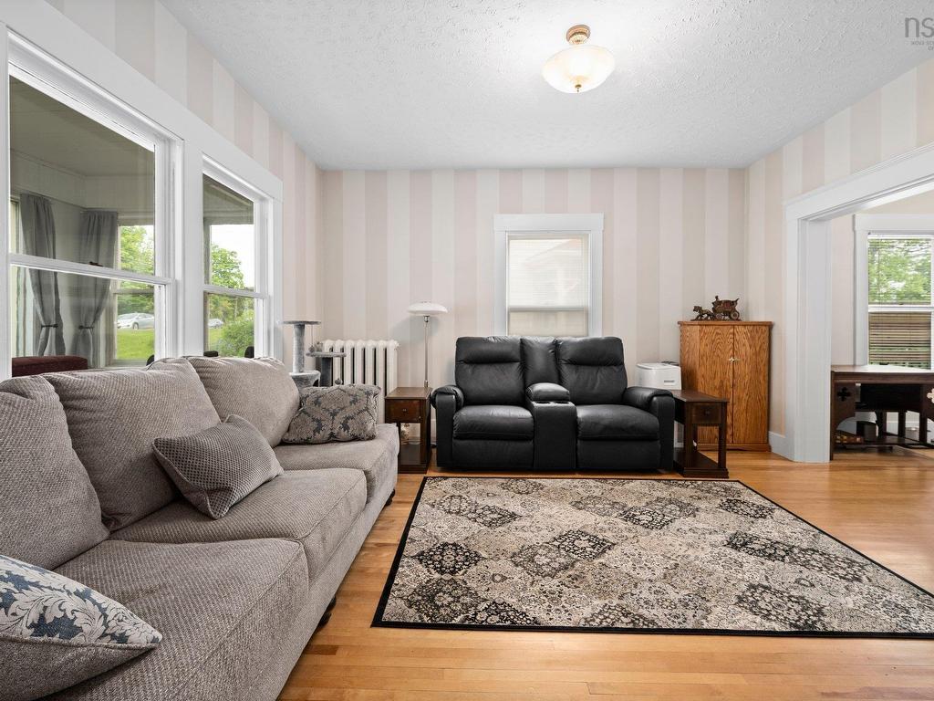 












689 King Street

,
Windsor,




NS
B0N 2T0

