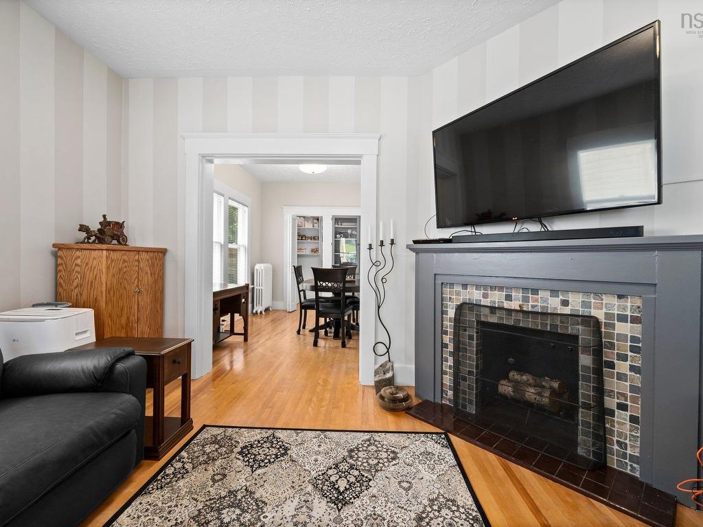 












689 King Street

,
Windsor,




NS
B0N 2T0

