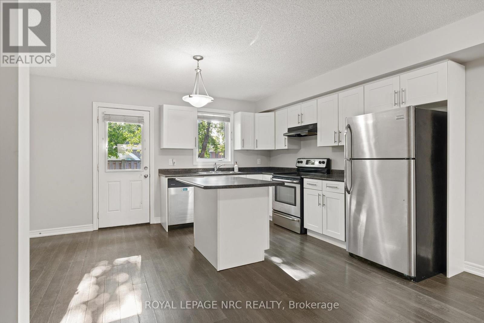 












23 - 6118 KELSEY CRESCENT

,
Niagara Falls (Forestview),




Ontario
L2H0M6

