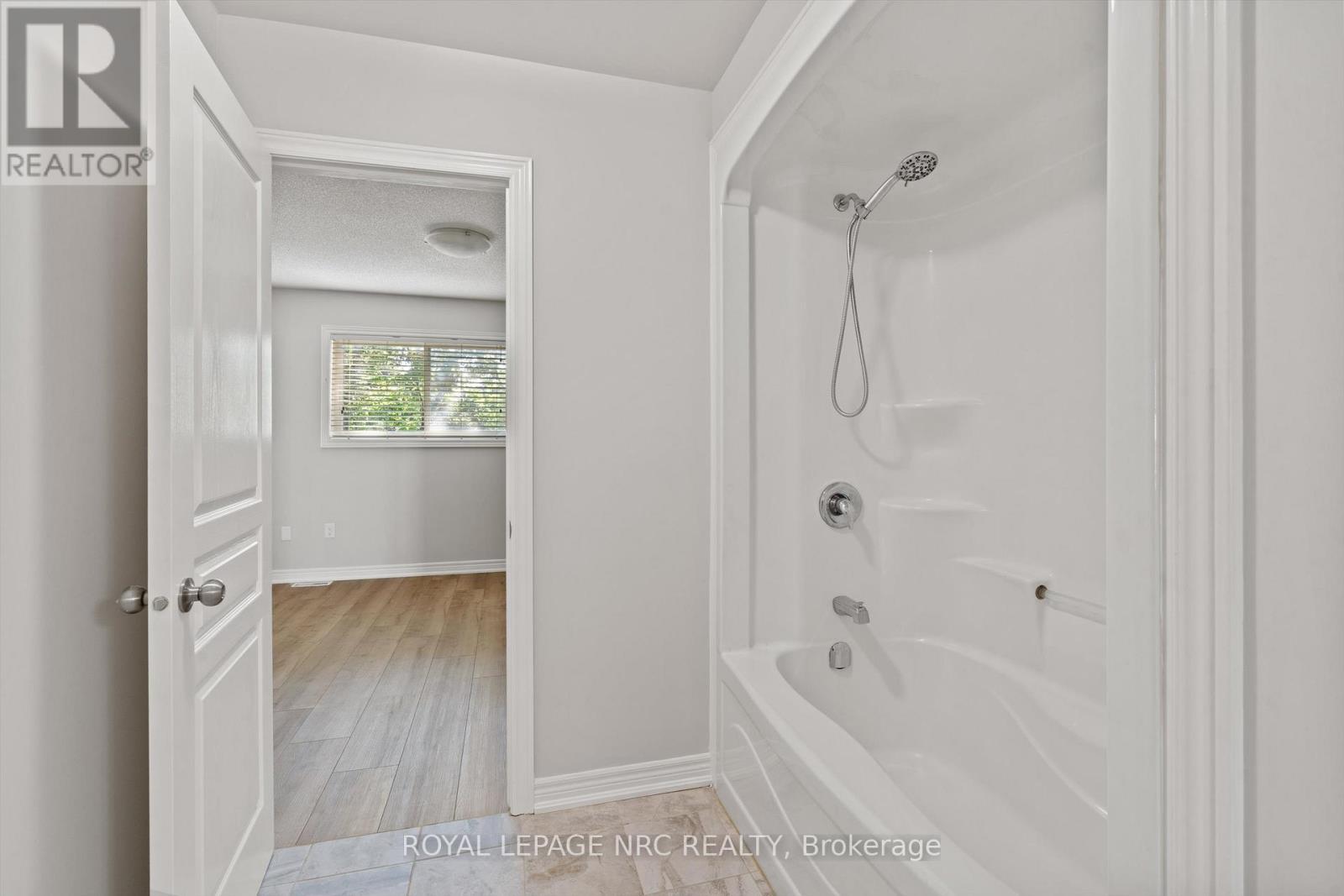 












23 - 6118 KELSEY CRESCENT

,
Niagara Falls (Forestview),




Ontario
L2H0M6

