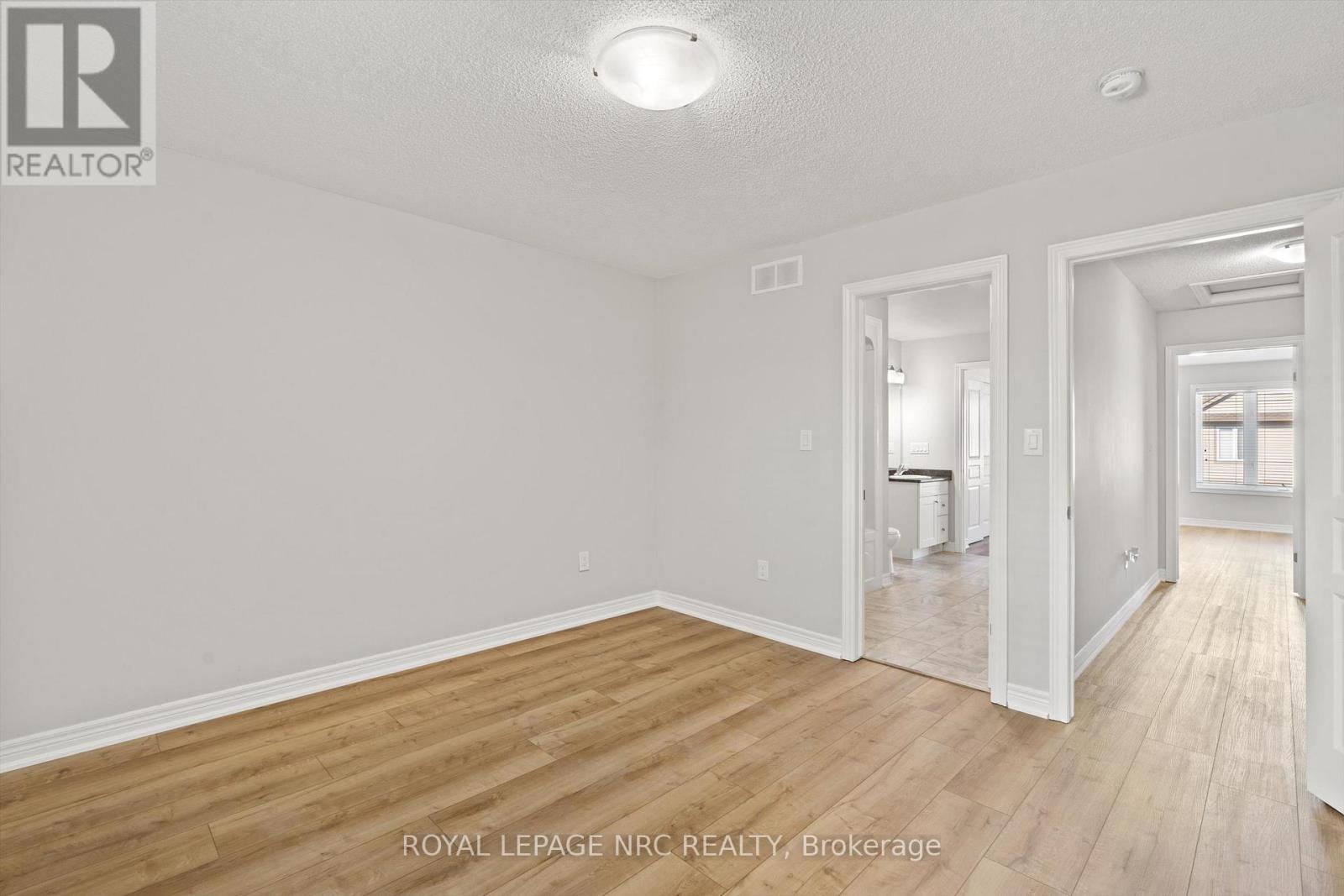 












23 - 6118 KELSEY CRESCENT

,
Niagara Falls (Forestview),




Ontario
L2H0M6


