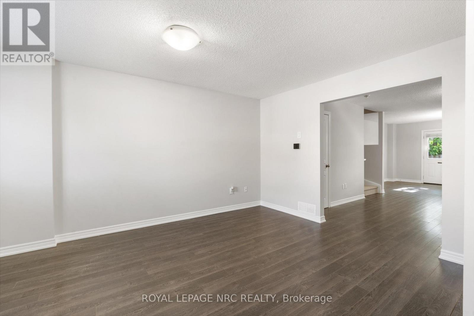 












23 - 6118 KELSEY CRESCENT

,
Niagara Falls (Forestview),




Ontario
L2H0M6


