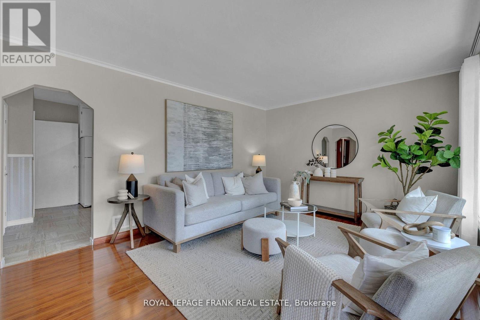 












17 PHAIR AVENUE

,
Clarington (Courtice),




Ontario
L1E2W5

