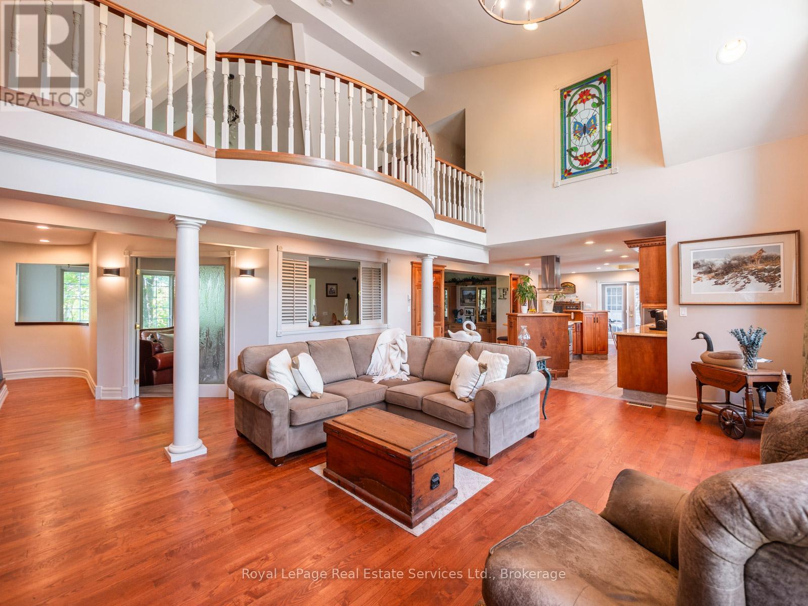 












6 TURTLE LAKE DRIVE

,
Halton Hills (Rural Halton Hills),




Ontario
L7J2W7


