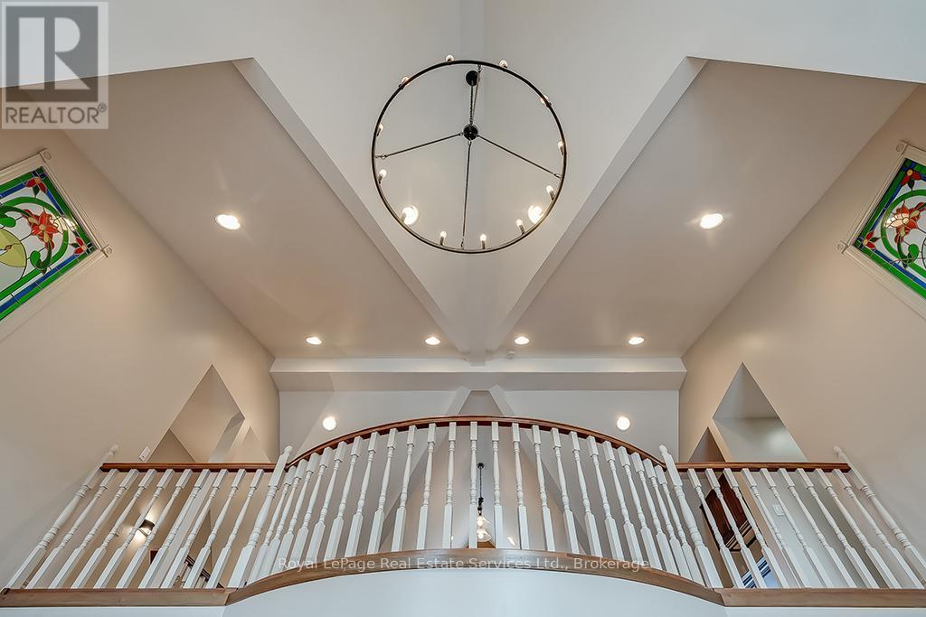 












6 TURTLE LAKE DRIVE

,
Halton Hills (Rural Halton Hills),




Ontario
L7J2W7

