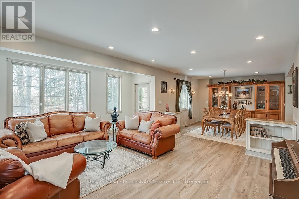 












6 TURTLE LAKE DRIVE

,
Halton Hills (Rural Halton Hills),




Ontario
L7J2W7


