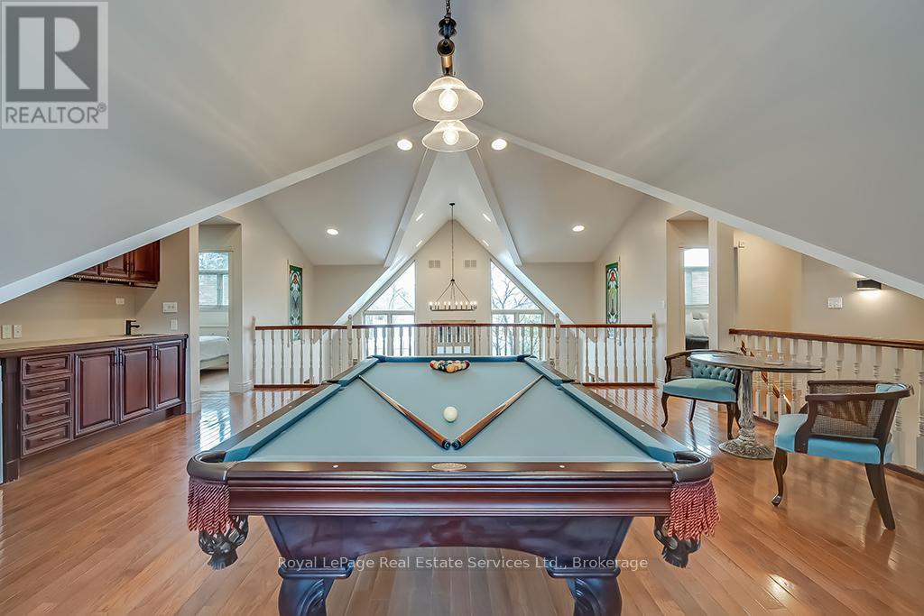 












6 TURTLE LAKE DRIVE

,
Halton Hills (Rural Halton Hills),




Ontario
L7J2W7

