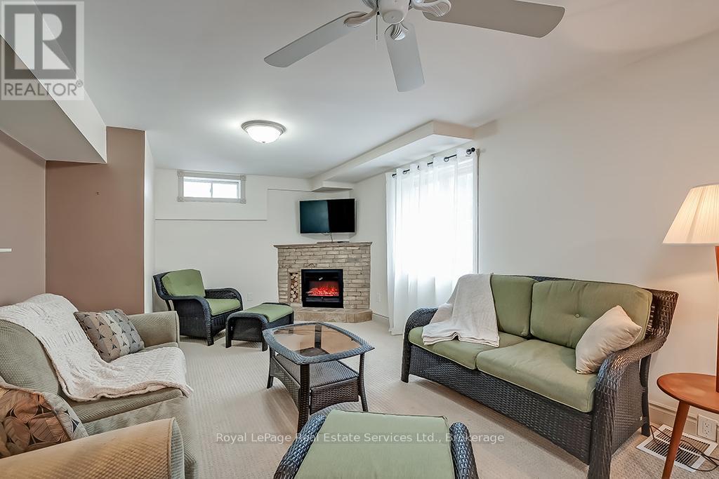












6 TURTLE LAKE DRIVE

,
Halton Hills (Rural Halton Hills),




Ontario
L7J2W7

