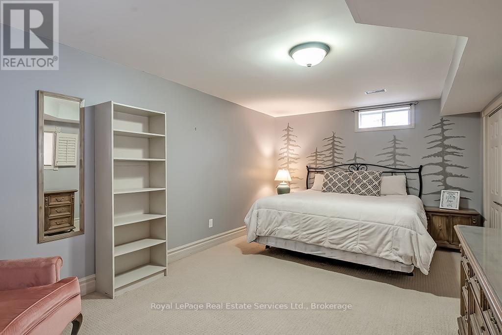 












6 TURTLE LAKE DRIVE

,
Halton Hills (Rural Halton Hills),




Ontario
L7J2W7

