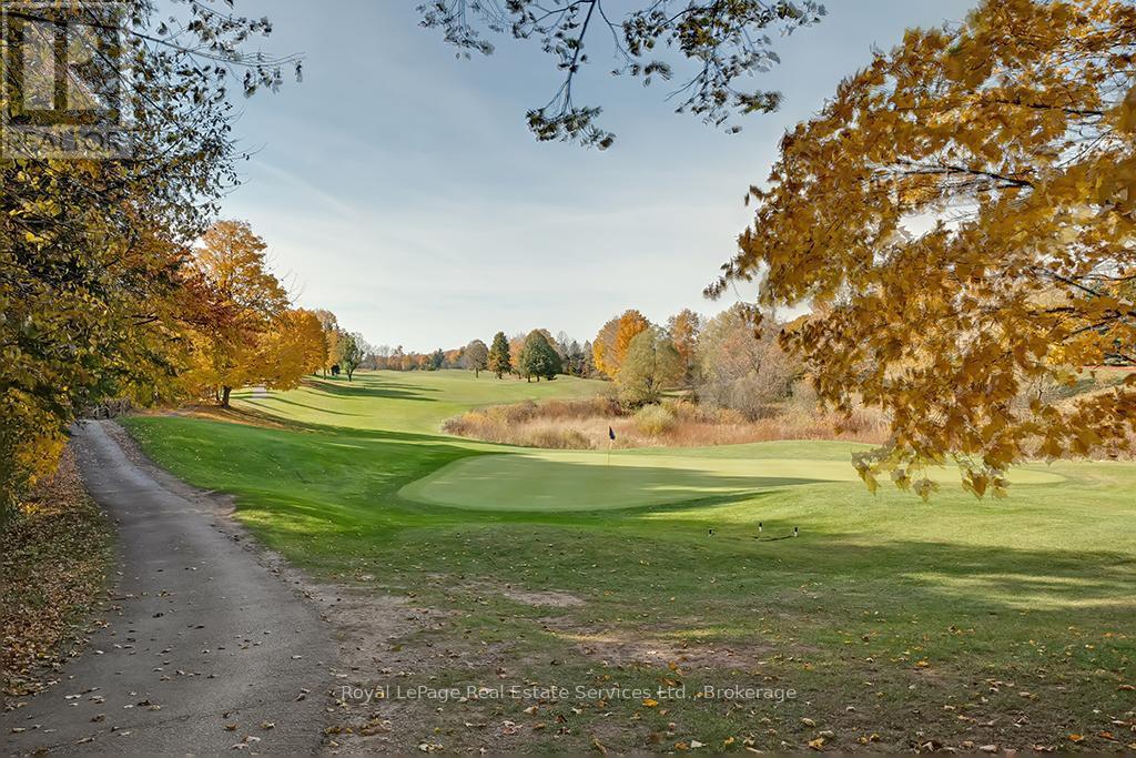 












6 TURTLE LAKE DRIVE

,
Halton Hills (Rural Halton Hills),




Ontario
L7J2W7

