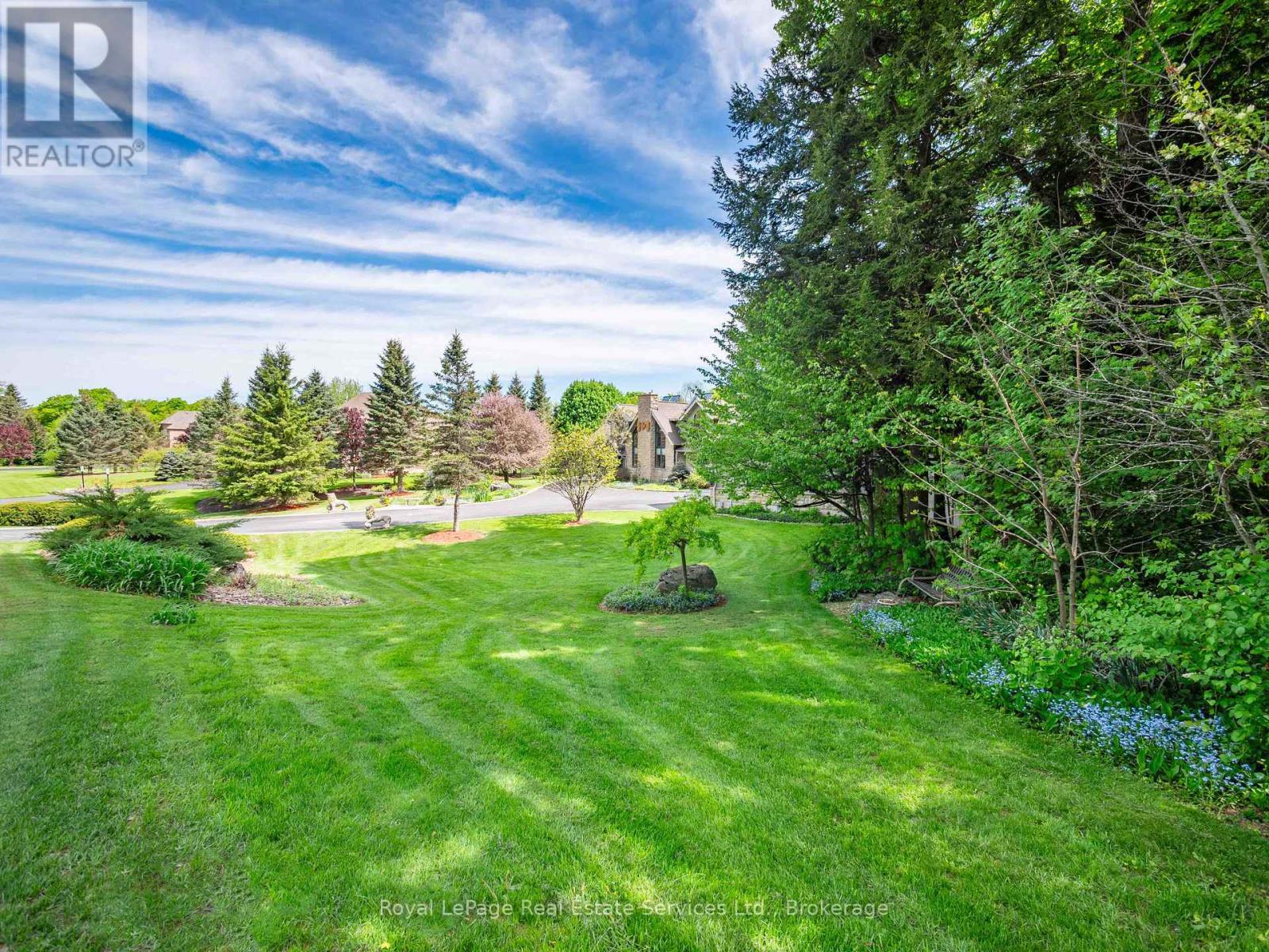 












6 TURTLE LAKE DRIVE

,
Halton Hills (Rural Halton Hills),




Ontario
L7J2W7

