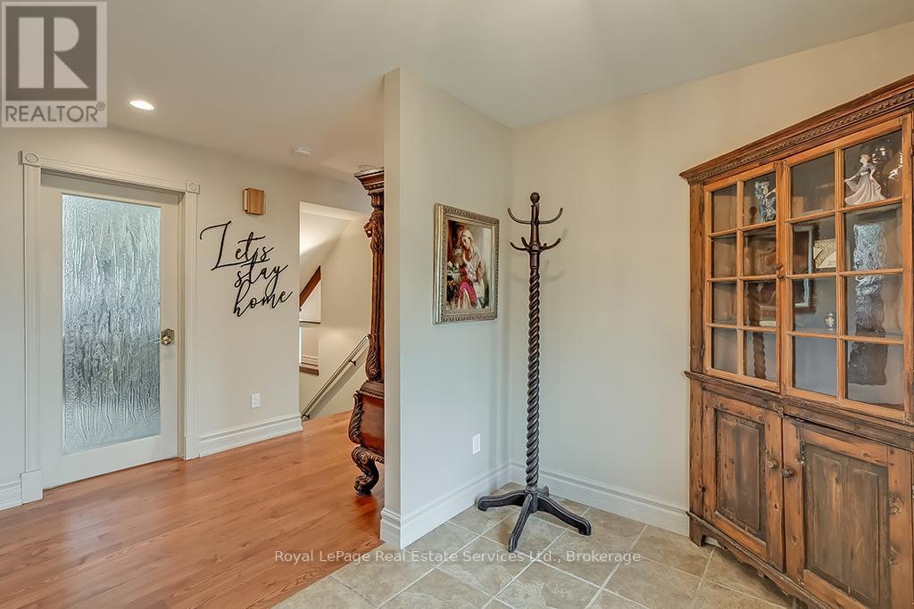 












6 TURTLE LAKE DRIVE

,
Halton Hills (Rural Halton Hills),




Ontario
L7J2W7

