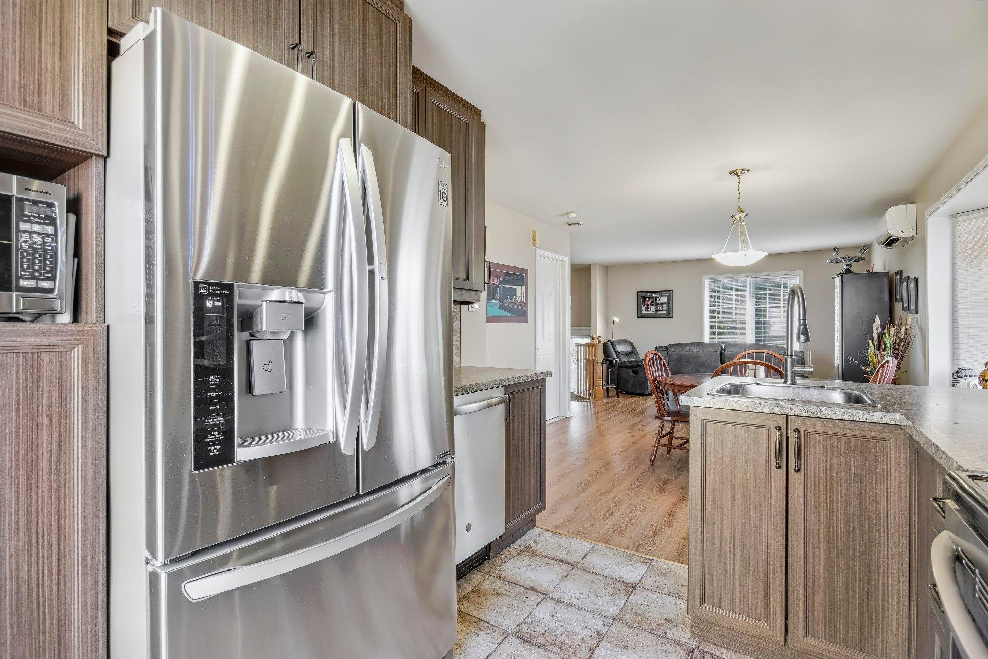 









97


Rue Joseph-Crevier

,
Saint-Jean-sur-Richelieu,




QC
J2W1X7

