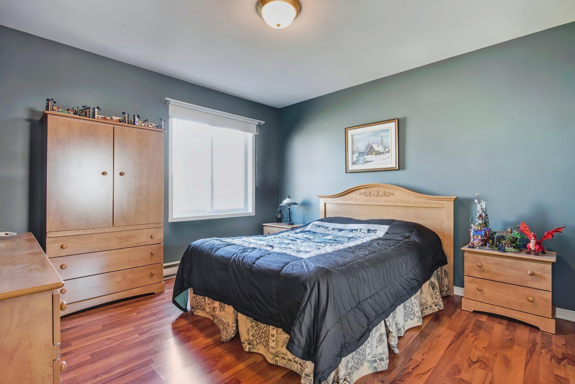 









97


Rue Joseph-Crevier

,
Saint-Jean-sur-Richelieu,




QC
J2W1X7

