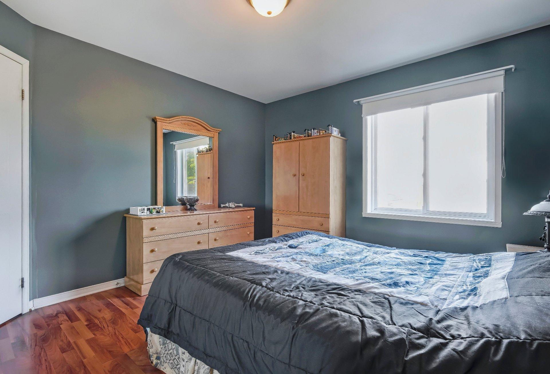 









97


Rue Joseph-Crevier

,
Saint-Jean-sur-Richelieu,




QC
J2W1X7

