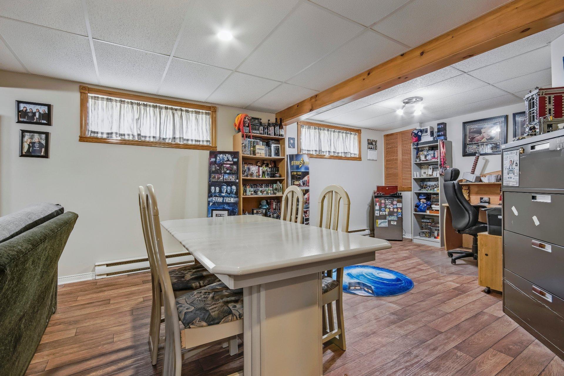 









97


Rue Joseph-Crevier

,
Saint-Jean-sur-Richelieu,




QC
J2W1X7

