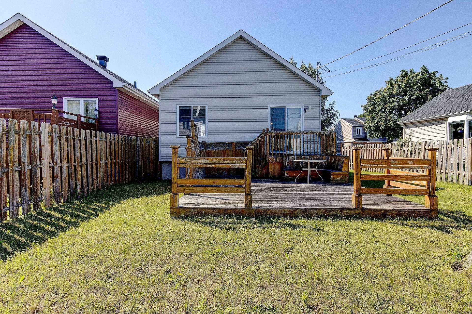 









97


Rue Joseph-Crevier

,
Saint-Jean-sur-Richelieu,




QC
J2W1X7

