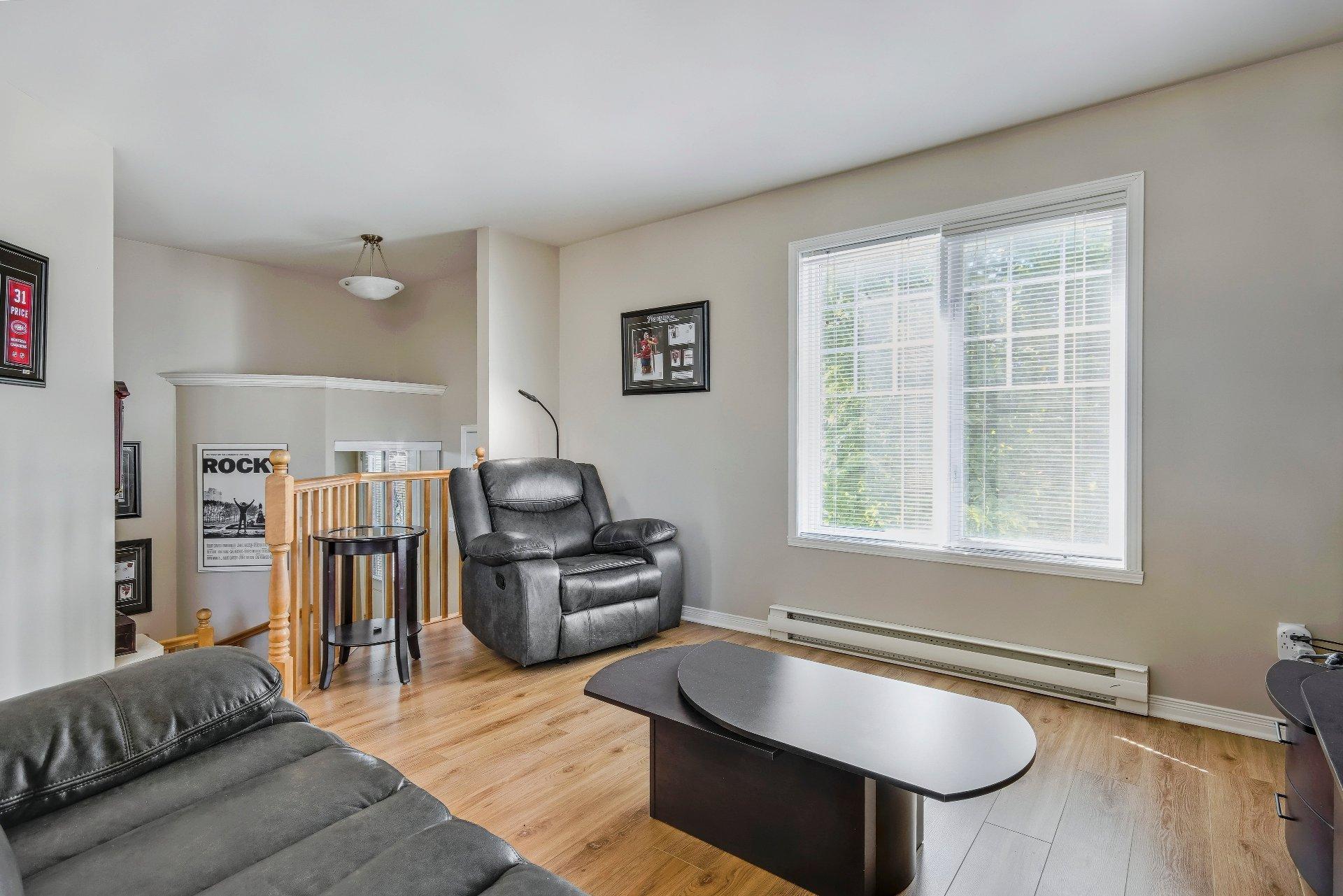 









97


Rue Joseph-Crevier

,
Saint-Jean-sur-Richelieu,




QC
J2W1X7

