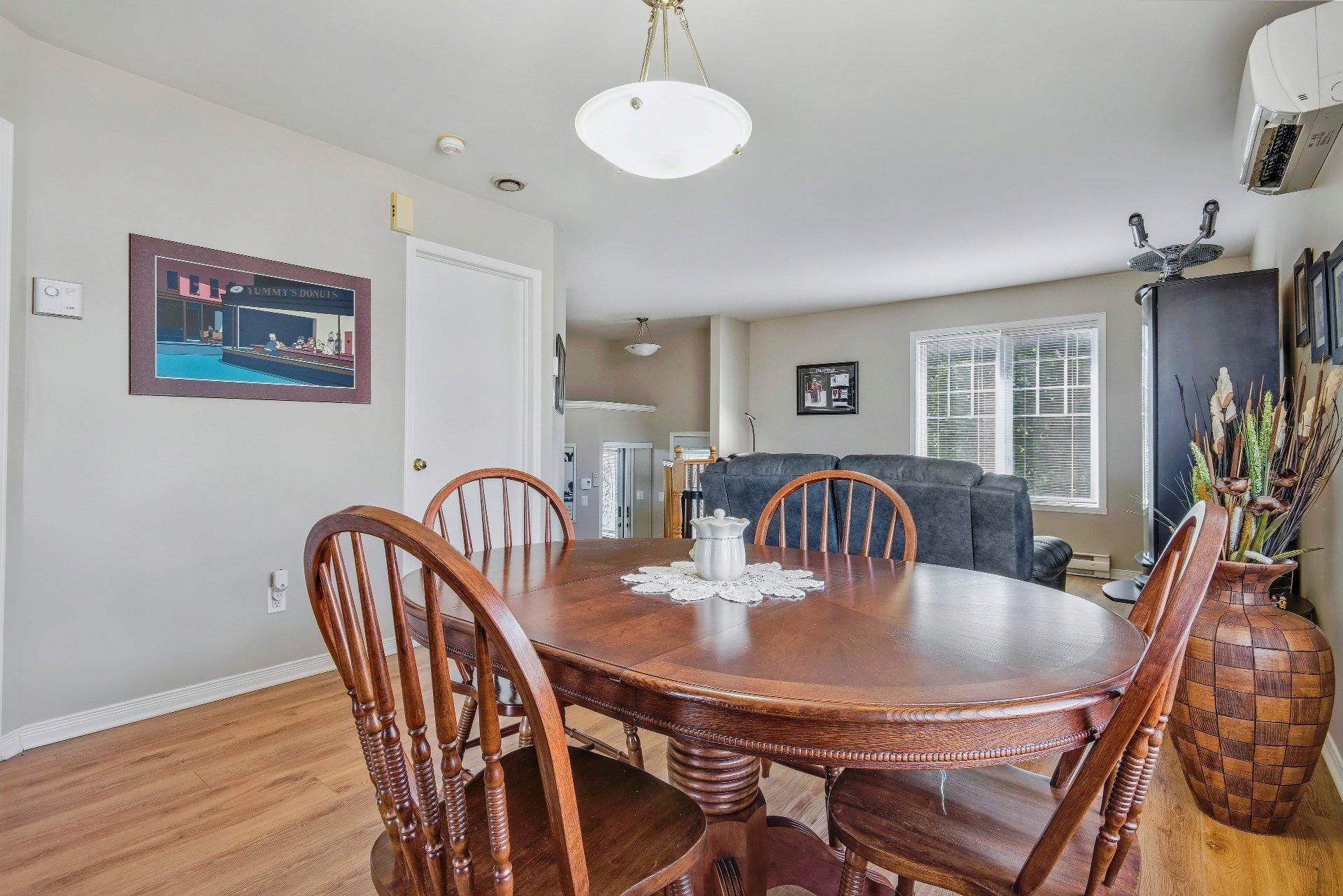 









97


Rue Joseph-Crevier

,
Saint-Jean-sur-Richelieu,




QC
J2W1X7

