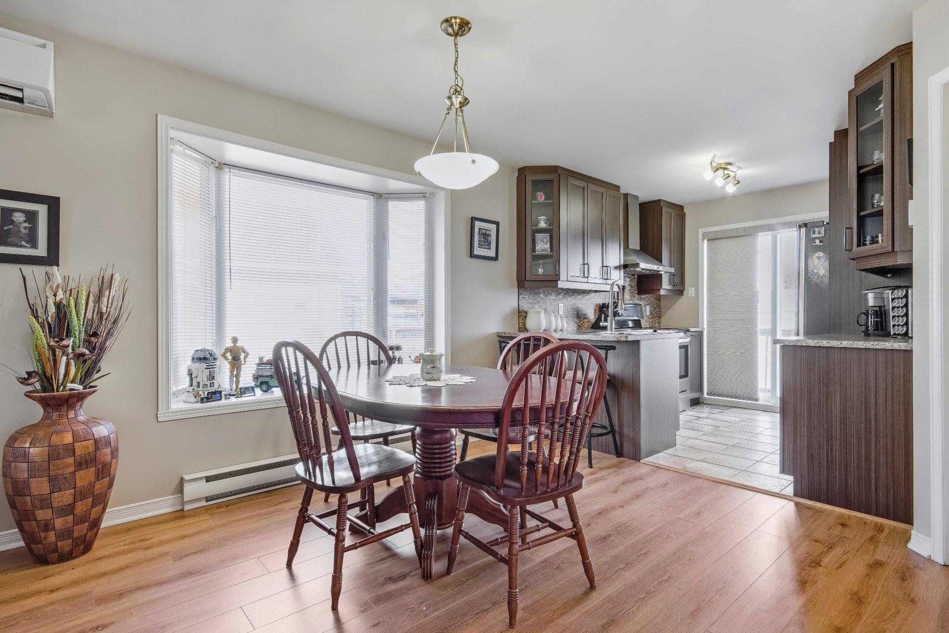 









97


Rue Joseph-Crevier

,
Saint-Jean-sur-Richelieu,




QC
J2W1X7

