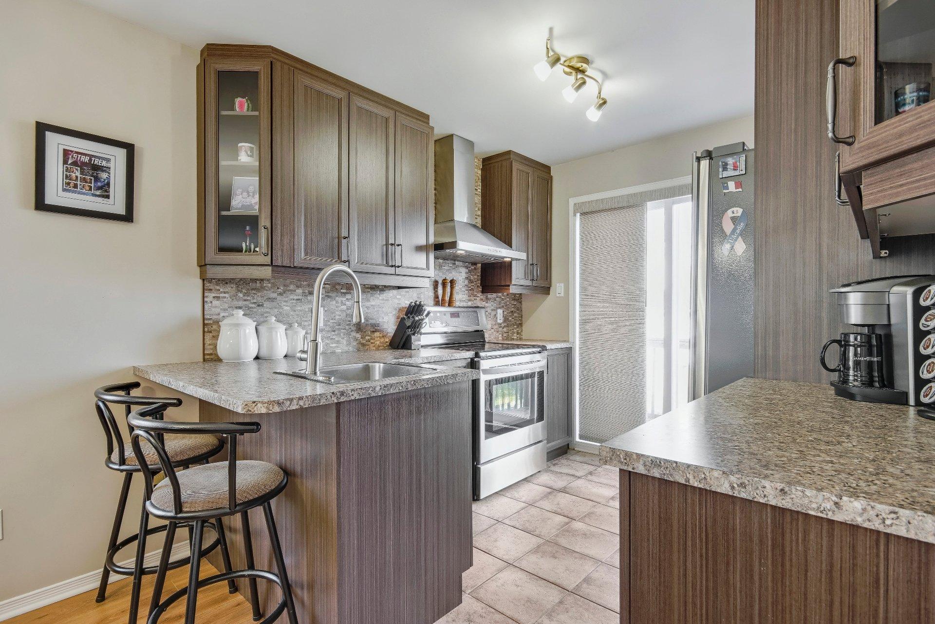 









97


Rue Joseph-Crevier

,
Saint-Jean-sur-Richelieu,




QC
J2W1X7

