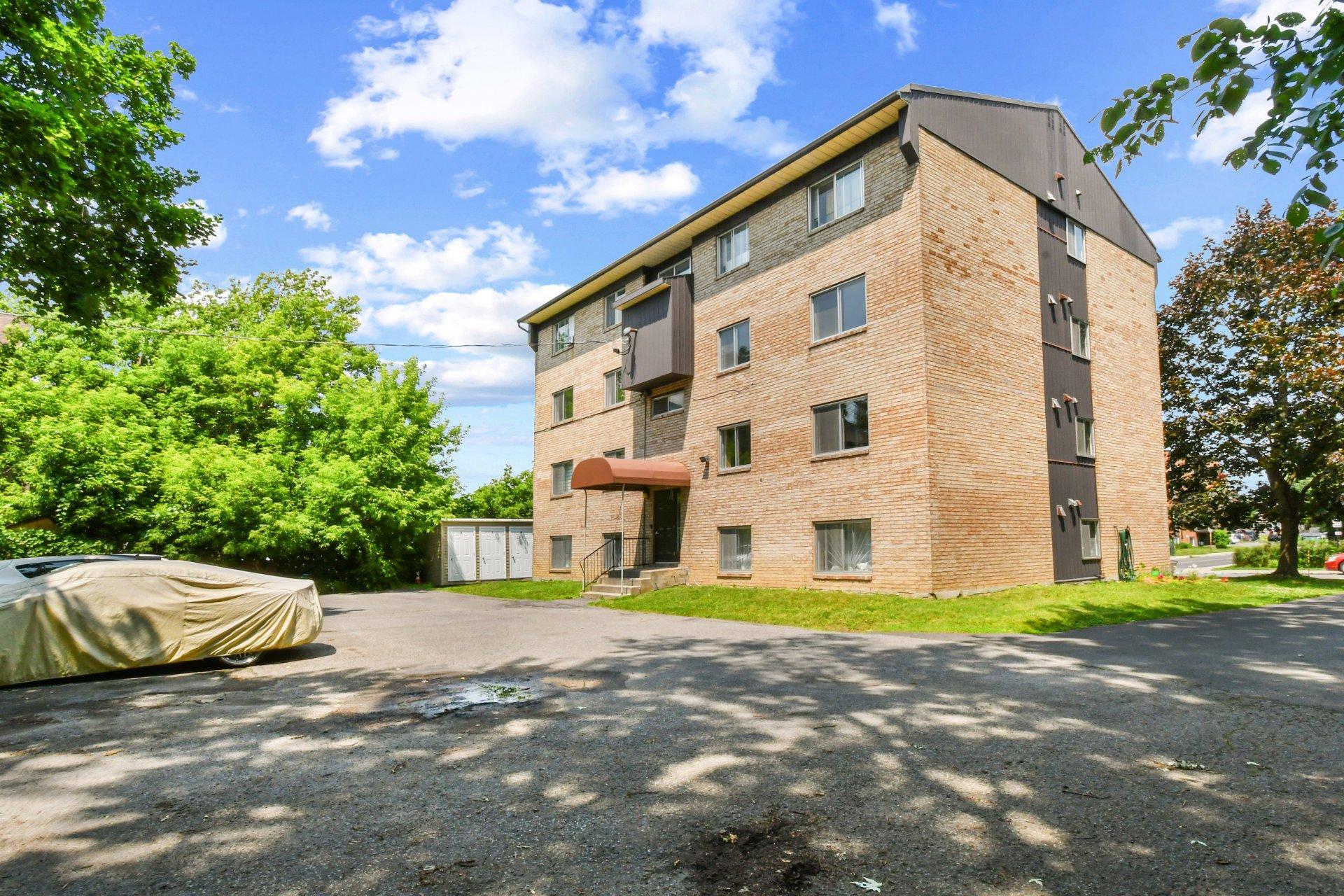 









279


Rue de Springfield

, 5,
Longueuil (Greenfield Park),




QC
J4V1X7

