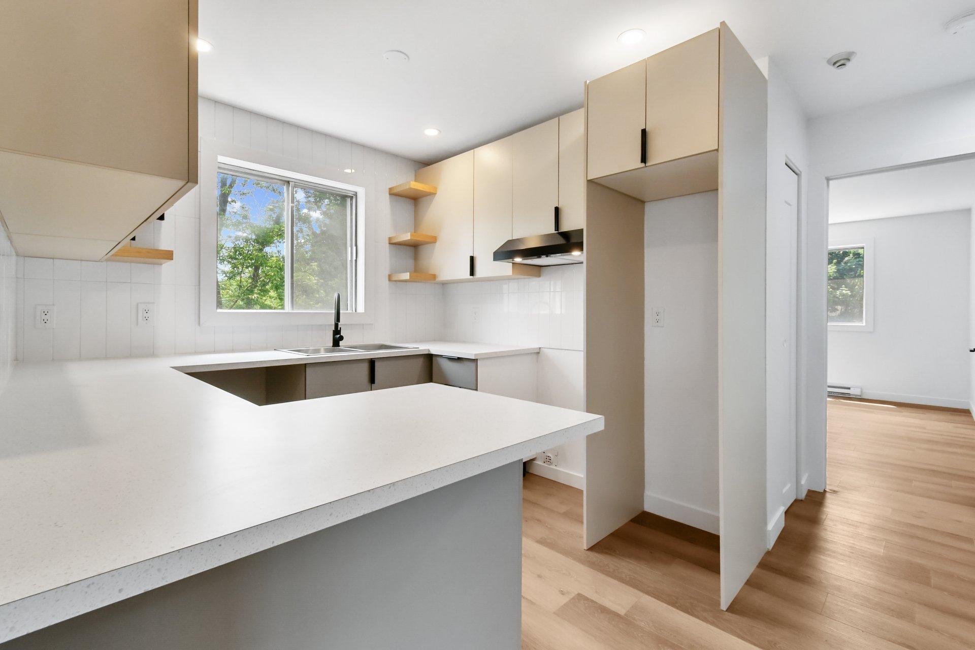









279


Rue de Springfield

, 5,
Longueuil (Greenfield Park),




QC
J4V1X7


