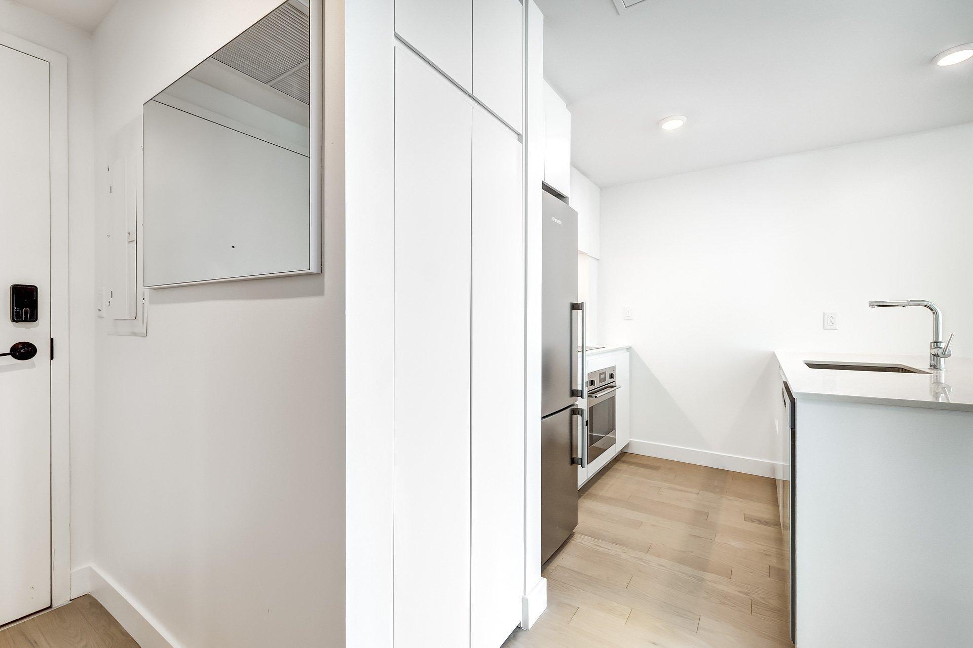 









1210


Rue Jeanne-Mance

, 2818,
Montréal (Ville-Marie),




QC
H2X1M1

