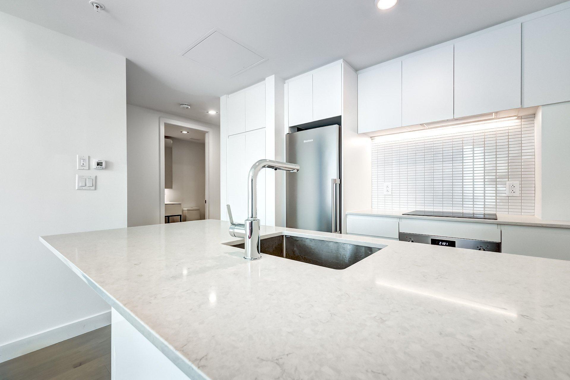 









1210


Rue Jeanne-Mance

, 2818,
Montréal (Ville-Marie),




QC
H2X1M1

