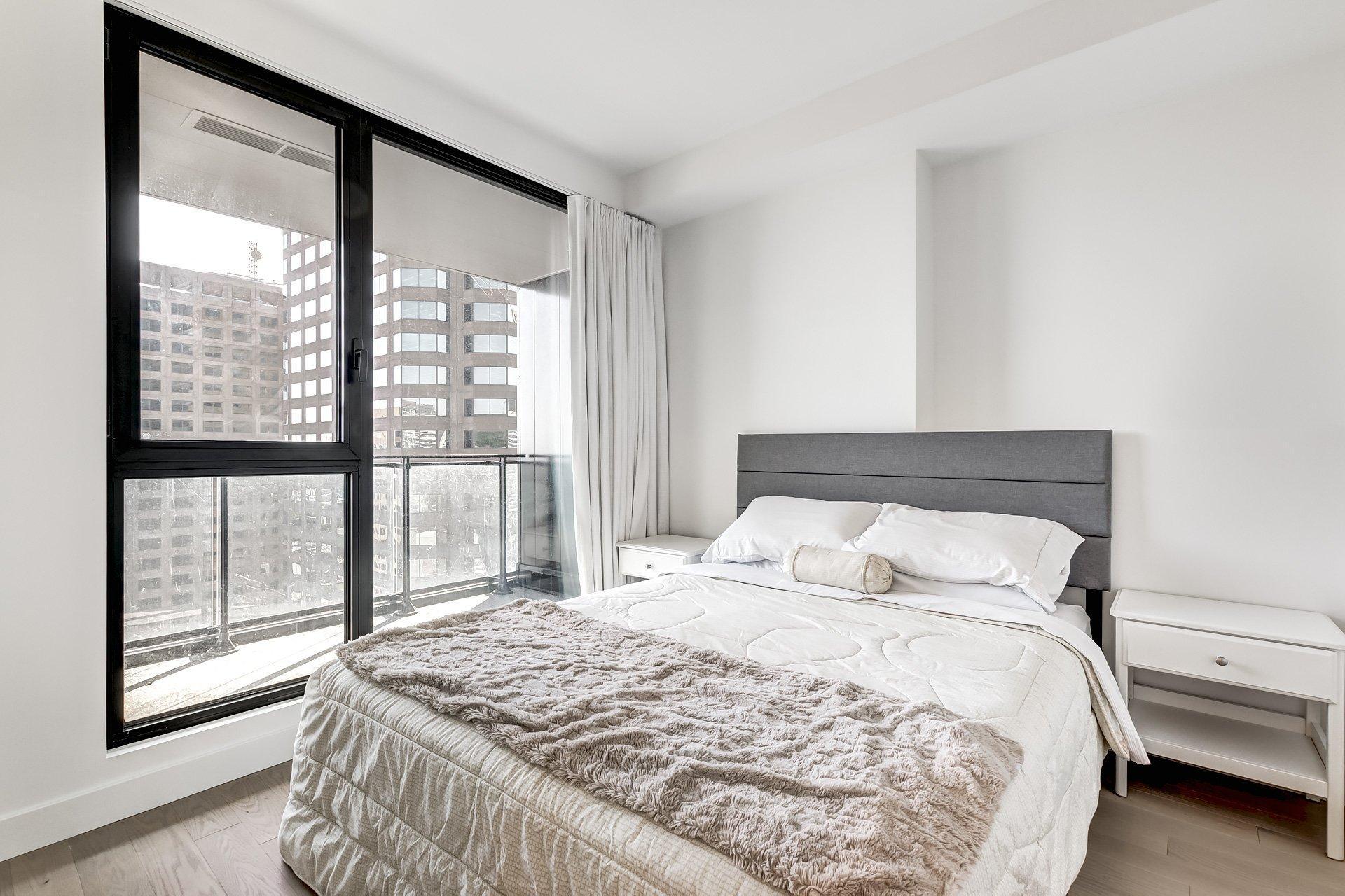 









1210


Rue Jeanne-Mance

, 2818,
Montréal (Ville-Marie),




QC
H2X1M1

